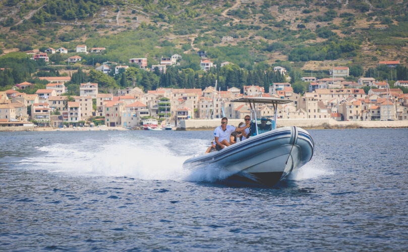 Toto-Travel-Private-Boat-Trip-Blue-Cave-Hvar-5-Islands-Private-Boat-Trip-16