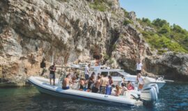 Toto-Travel-Private-Boat-Trip-Blue-Cave-Hvar-5-Islands-Private-Boat-Trip-3-2