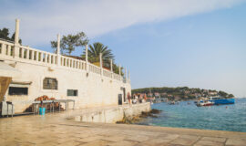 Toto-Travel-Private-Boat-Trip-Blue-Cave-Hvar-5-Islands-Private-Boat-Trip-4-1