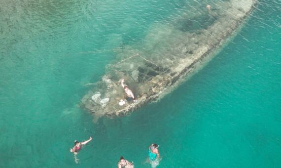 Three Island Tour (Blue Lagoon, Shipwreck, Maslinica) from Split 4 25773