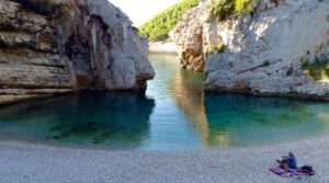 Uvala Stiniva – skriveni biser otoka Visa