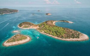 Budikovac Island – a hidden Blue Lagoon perfect for swimming