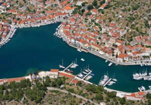 Milna, otok Brač – miris Mediterana, tirkizno more i savršen završetak dana
